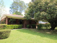 126 Edgewood Dr, Alma, GA 31510-3521
