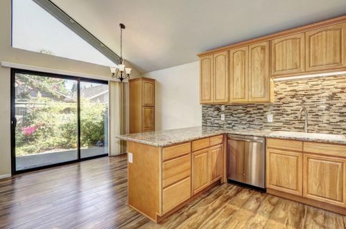 1813 Discovery Village Ln, Rancho Cordova, CA 95670-3058