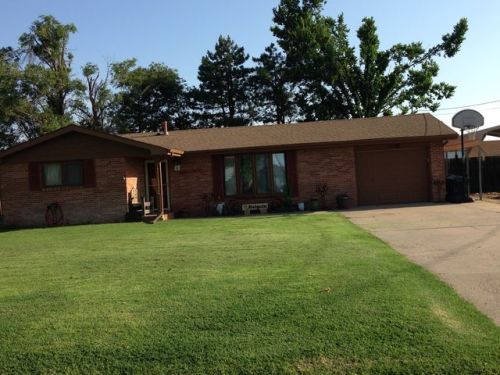 216 1st St, Kinsley, KS 67547-2501