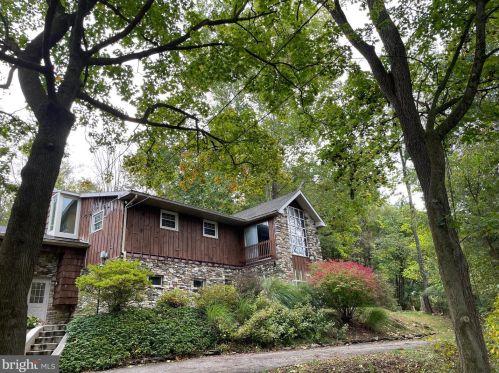 1533 Camp Betty Washington Rd, York, PA 17402-8841