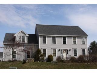 68 Willow St, Dover, NH 03820-5813