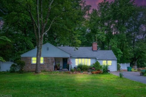 1217 Cushing Rd, Plainfield, NJ 07062-2204