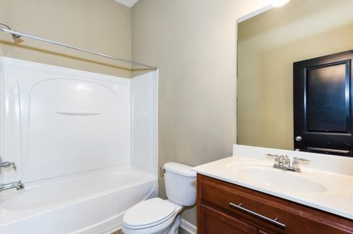 7060 Elmwood Ridge Ct, Atlanta GA  30340-1873 exterior