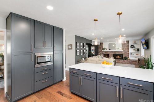 6081 Mineral Dr, Englewood CO 80112-3306 exterior