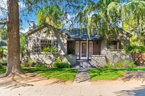 2637 Glenrose Ave, Altadena, CA 91001-5031