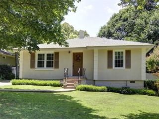 972 Mclinden Ave, Smyrna GA  30080-4142 exterior