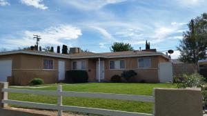 514 Nugent St, Lancaster CA  93535-3117 exterior