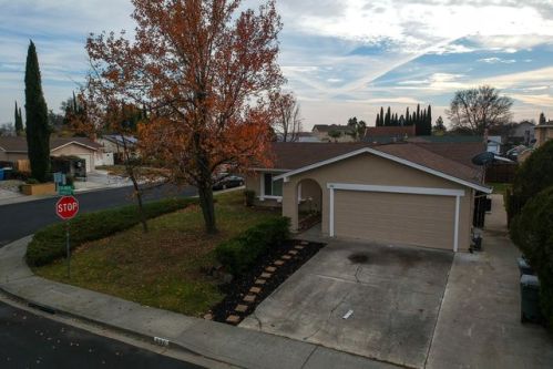 296 Cambridge Dr, Vacaville, CA 95687-6750