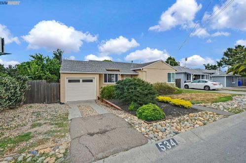 534 Paradise Blvd, Hayward, CA 94541-1438