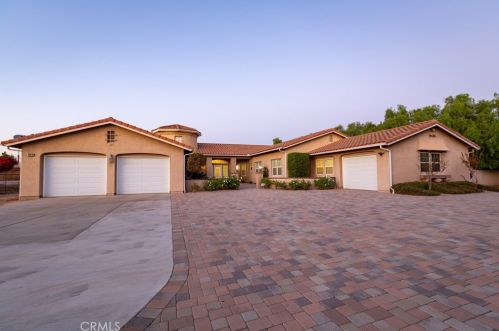 16078 Heritage Grove Rd, Riverside, CA 92504-5219