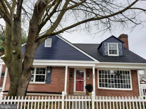 267 Pleasant St, Hanover, PA 17331-2621