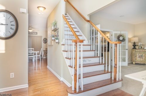 2 Mathew Dr, Sparta, NJ 07871-2871