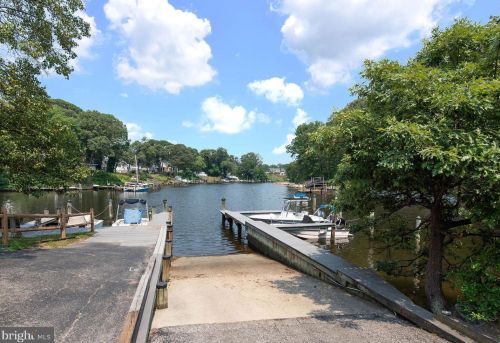 255 Lower Magothy Beach Rd, Severna Park MD  21146-2118 exterior