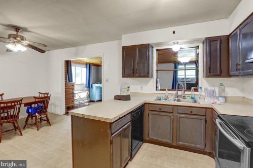 121 Irene Ave, Ephrata PA  17522-2169 exterior