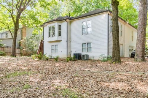 2884 Cravey Dr, Atlanta GA  30345-1420 exterior
