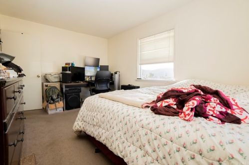 3210 134th Pl, Hawthorne CA  90250-6319 exterior