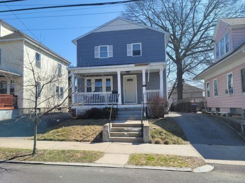 101 Radcliffe Ave, Providence, RI 02908-2944