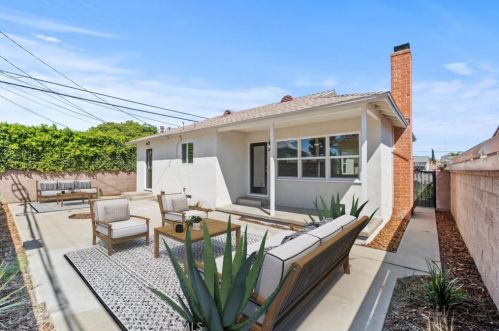 11609 Atkinson Ave, Hawthorne CA  90250-1827 exterior