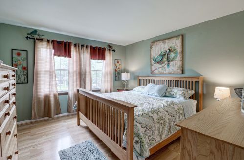 649 Sunrise Ct, Carol Stream IL  60188-1683 exterior