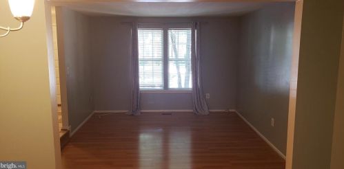 5710 Walnut Wood Ln, Springfield VA  22015-2709 exterior