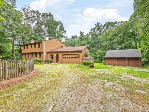 21 Monhege Path, East Hampton, CT 06447-1126