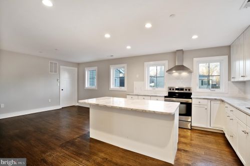 5089 Lerch Dr, Shady Side MD 20764-9650 exterior