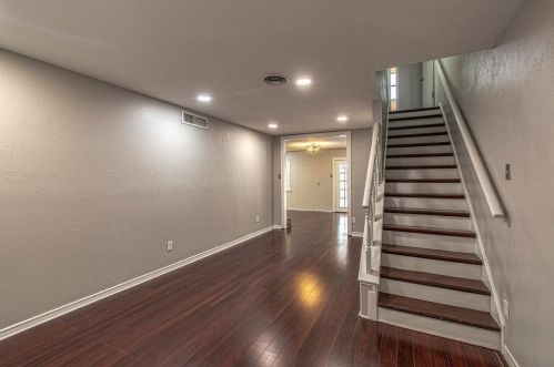 3921 Douglas Dr, Garland, TX 75041-5021