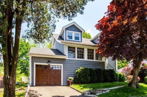 17 Sheephill Rd, Riverside, CT 06878-1403