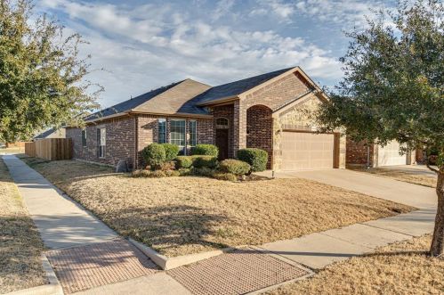 3124 Hornbeam St, Argyle TX  76226-2424 exterior