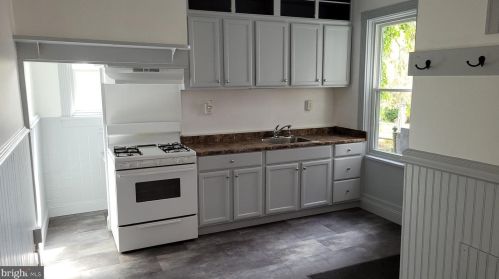 21 Broad St, Lancaster, PA 17602-3141