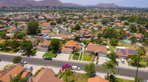 11421 Rancho Del Oro Dr, Riverside CA  92505-3582 exterior