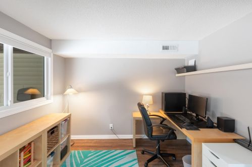 1715 Hickory Hl Dr, Saint Paul MN  55122-2412 exterior