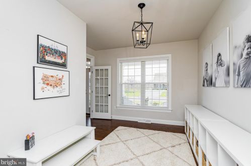 455 Greenhedge Dr, Lancaster PA  17603-7907 exterior