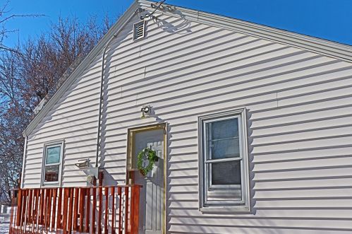 104 Broadway St, Starbuck, MN 56381-9729