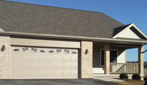 738 Keller Dr, Nelson, IL 61021-9501