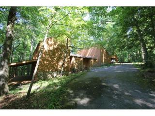14 Nickajack Rd, Mableton, GA 30126-1402