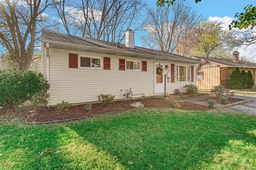 1706 Northwood Ct, Valpo, IN 46383-5129