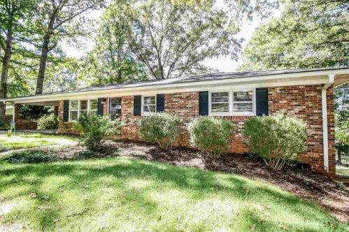 214 Evergreen Dr, Walhalla, SC 29691-3408