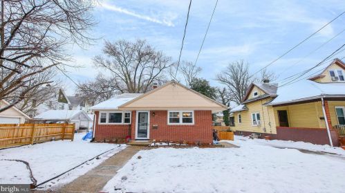 211 Maple Ter, Camden, NJ 08109-5011