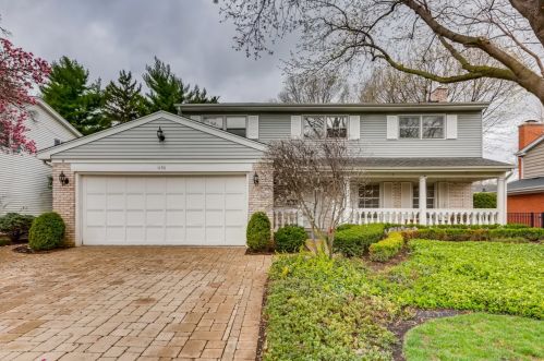 1132 Derbyshire Dr, Arlington Hts, IL 60004-5074