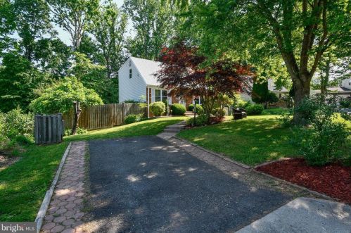 5384 Shamus Ct, Woodbridge, VA 22193-3411