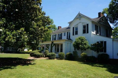 150 Locust St, Dresden, TN 38225-1467