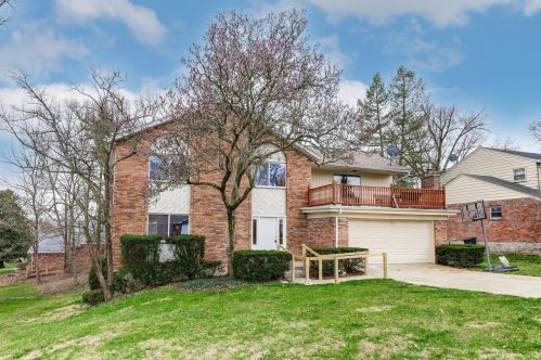 8073 Eastdale Dr, Cincinnati, OH 45255-4546