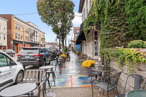 173 Main St, Warwick RI  02818-3850 exterior