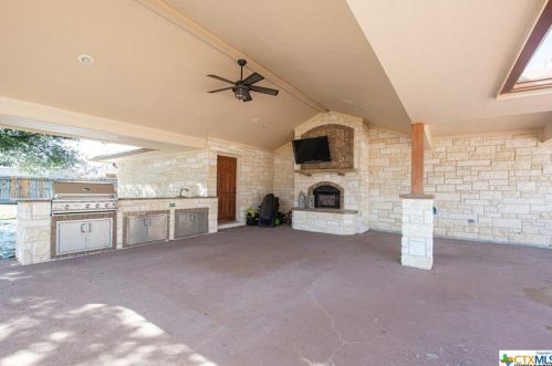 2114 Red Rock Dr, Morgans Point TX 76513-1343 exterior