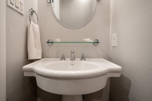 3905 Clayton Rd, Fort Worth TX  76116-7220 exterior