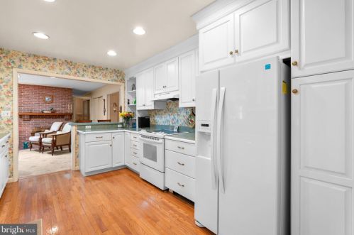 26 Sunset Dr, Severna Park MD 21146-3230 exterior