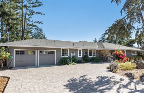 23496 Sunset Dr, Los Gatos, CA 95033-9205