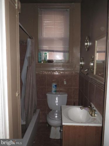 5130 11 St, Philadelphia PA 19147-1901 exterior