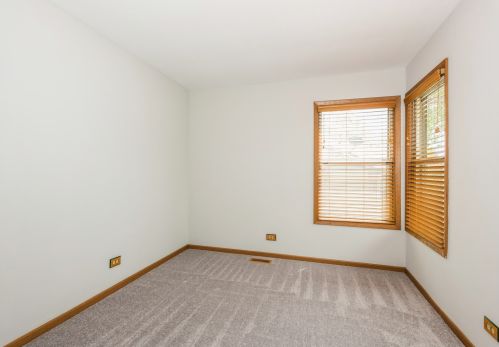 1114 Bradbury Cir, Carol Stream IL  60188-3903 exterior